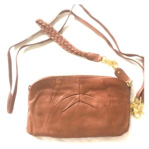 Monserat De Lucca clutch